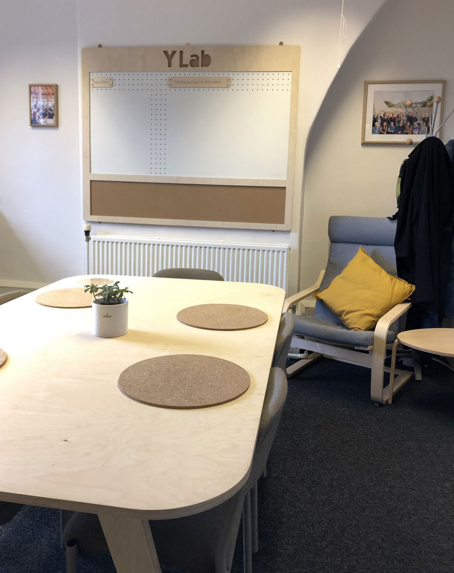 Nesta and Fablab collaboration in making furniture 